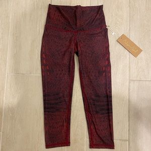 NWT Niyama Sol Beachcomber Capri Legging in Ox Blood